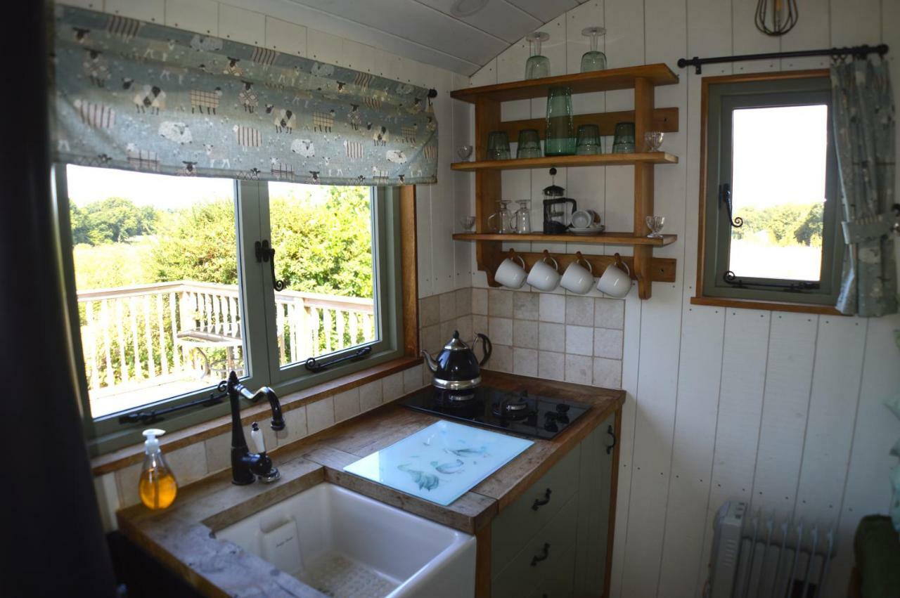 Rose Shepherds Hut Badlesmere Екстериор снимка