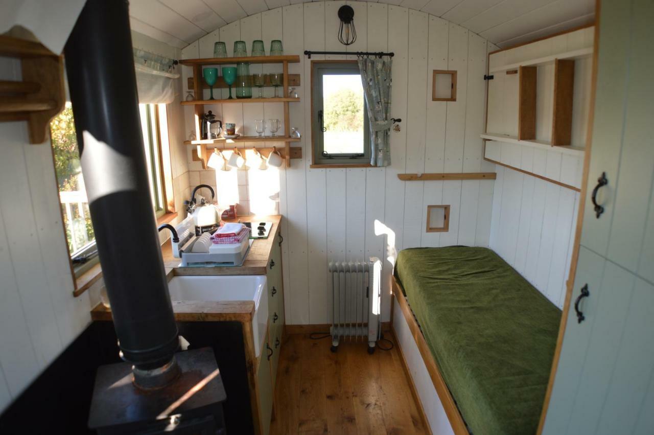 Rose Shepherds Hut Badlesmere Екстериор снимка