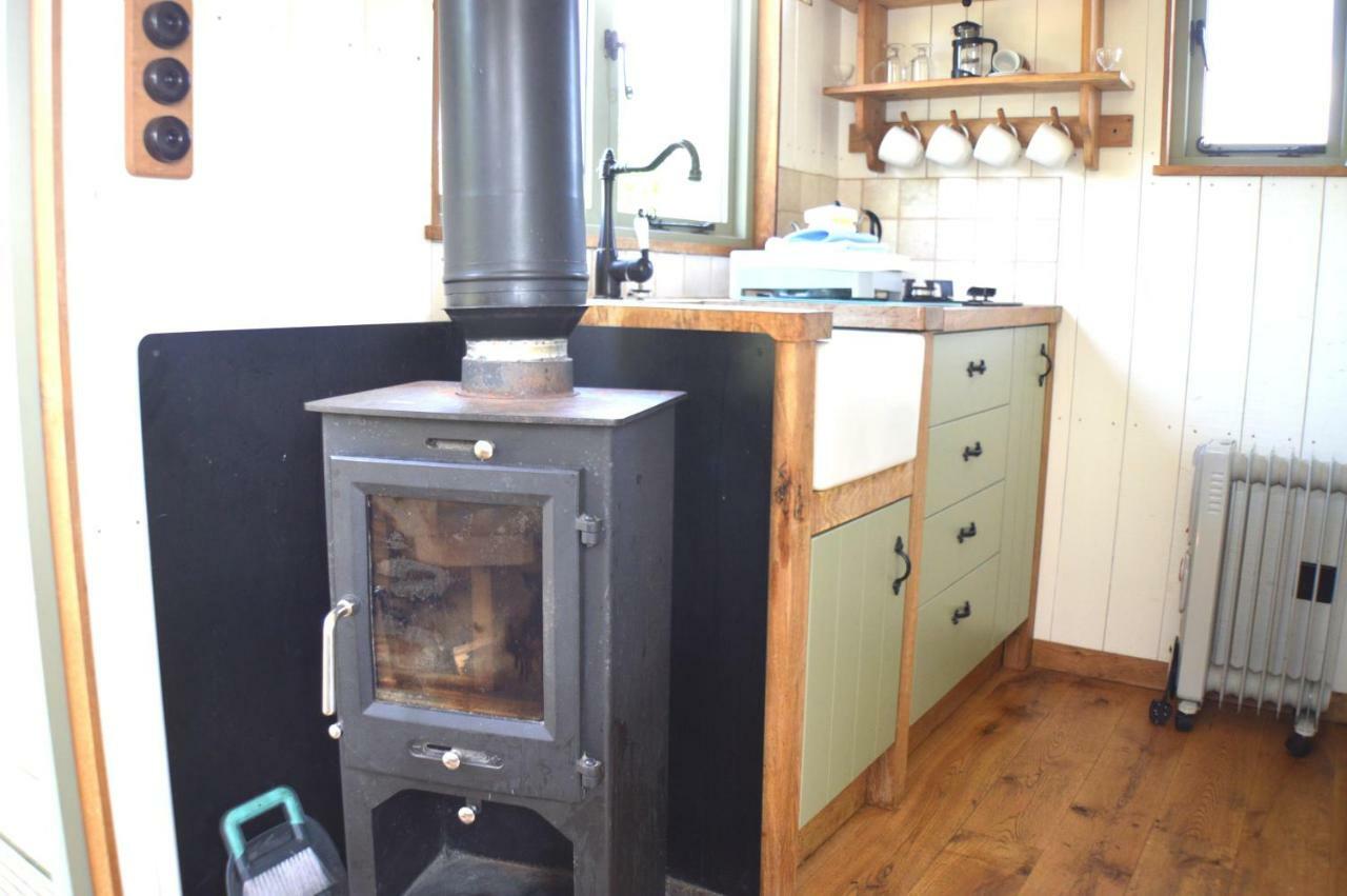 Rose Shepherds Hut Badlesmere Екстериор снимка